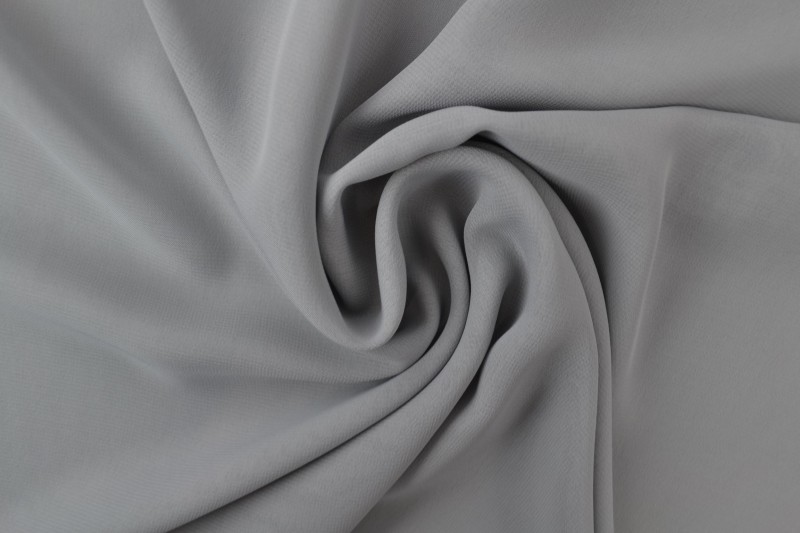 Zilvergrijs chiffon stof